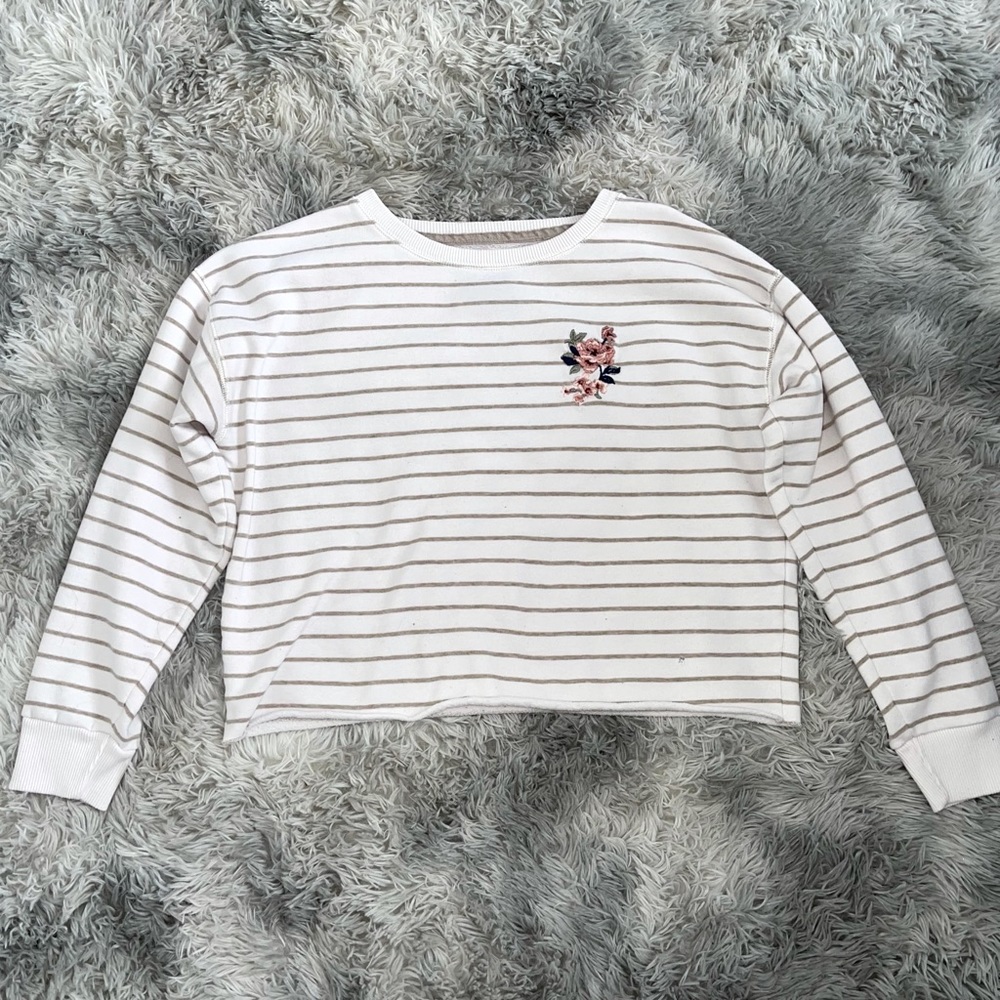 🌼 Abercrombie and Finch cropped sweatshirt